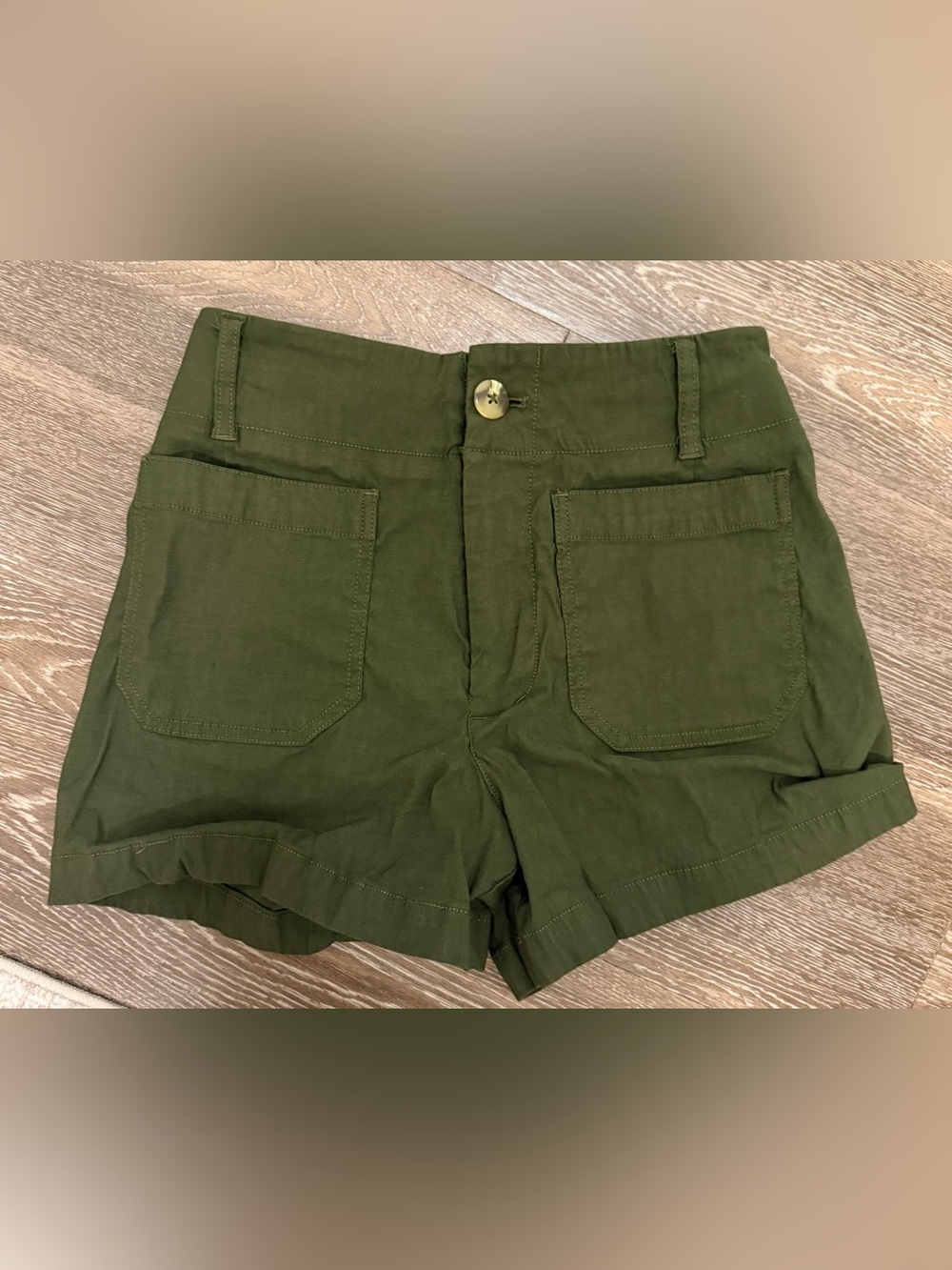 Maeve • the Colette short • size 25 • olive green